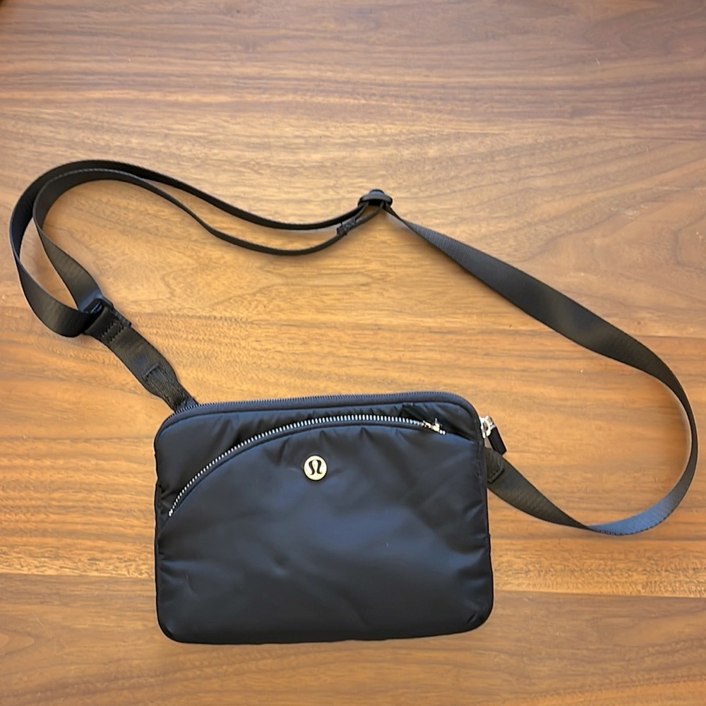 Lululemon Curved Lines Crossbody Bag